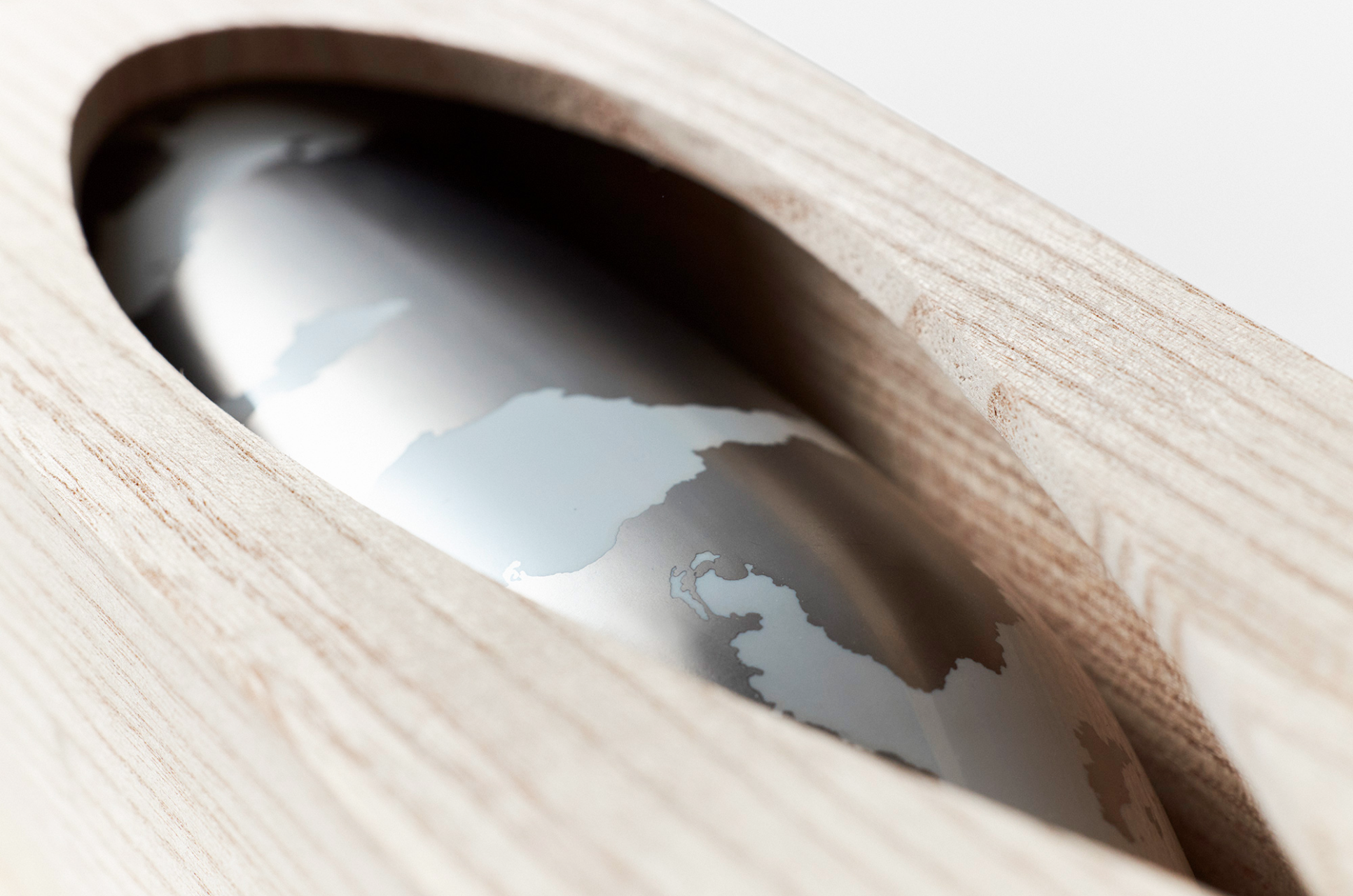 錦鯉の美学と信念を表現したデザイン性